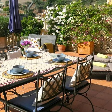 Apartamento en el Puerto de Sóller con gran terraza privada y vistas al mar. Piscina comunitaria. Localizado en un zona tranquila y muy soleada. Wifi gratis disponible. Parking. Exterior foto
